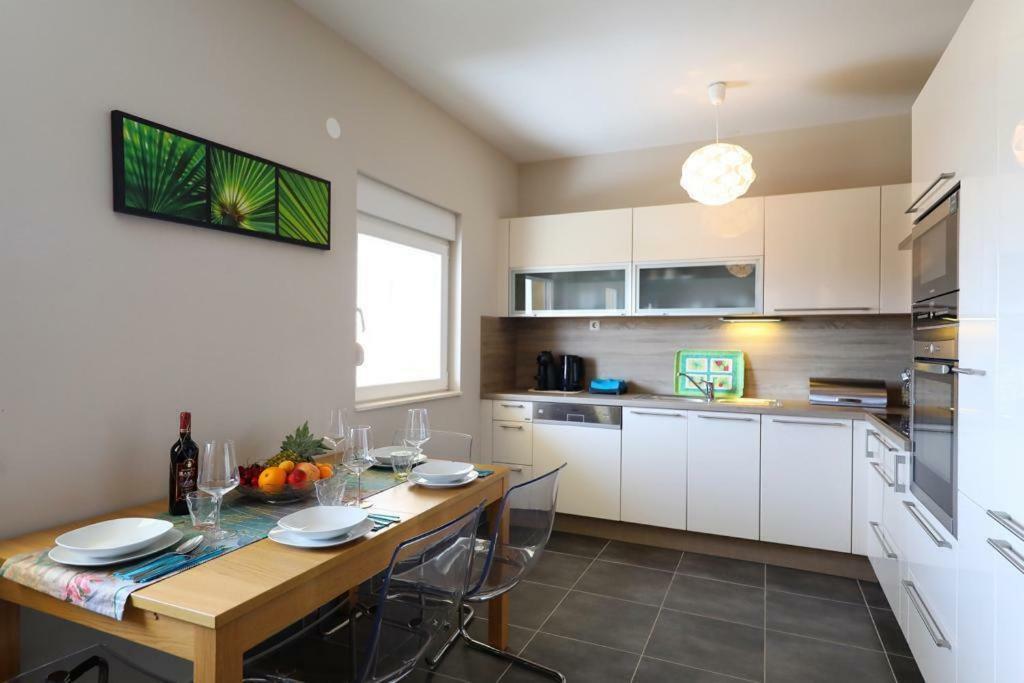 Luxury Apartment Rougemarin Pakoštane Eksteriør bilde